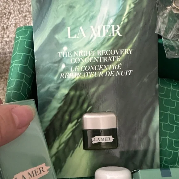 La Mer Skincare holiday gift Collection - Picture 6 of 15